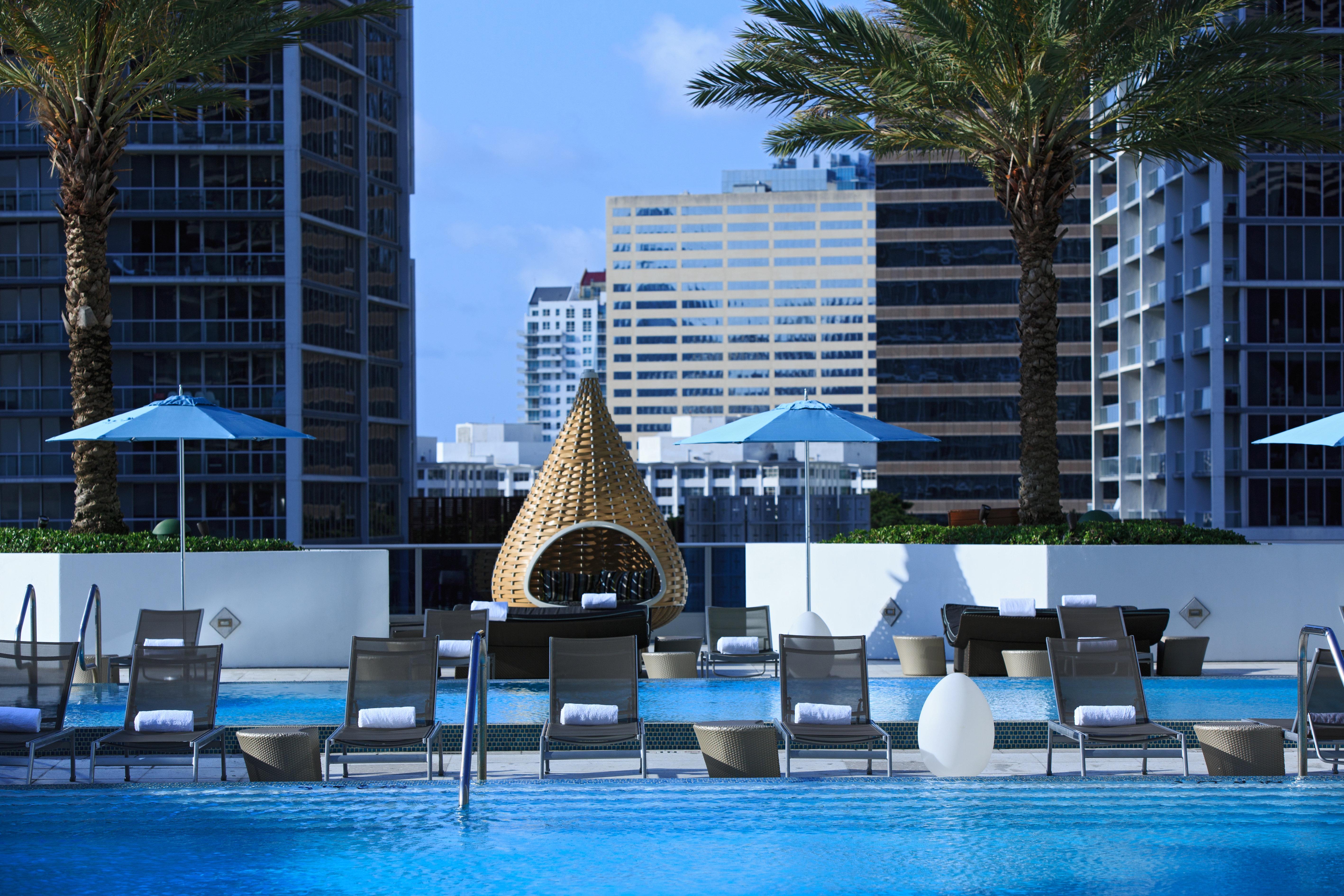 Kimpton Epic Hotel By Ihg Miami Bagian luar foto The pool at the JW Marriott Marquis Houston