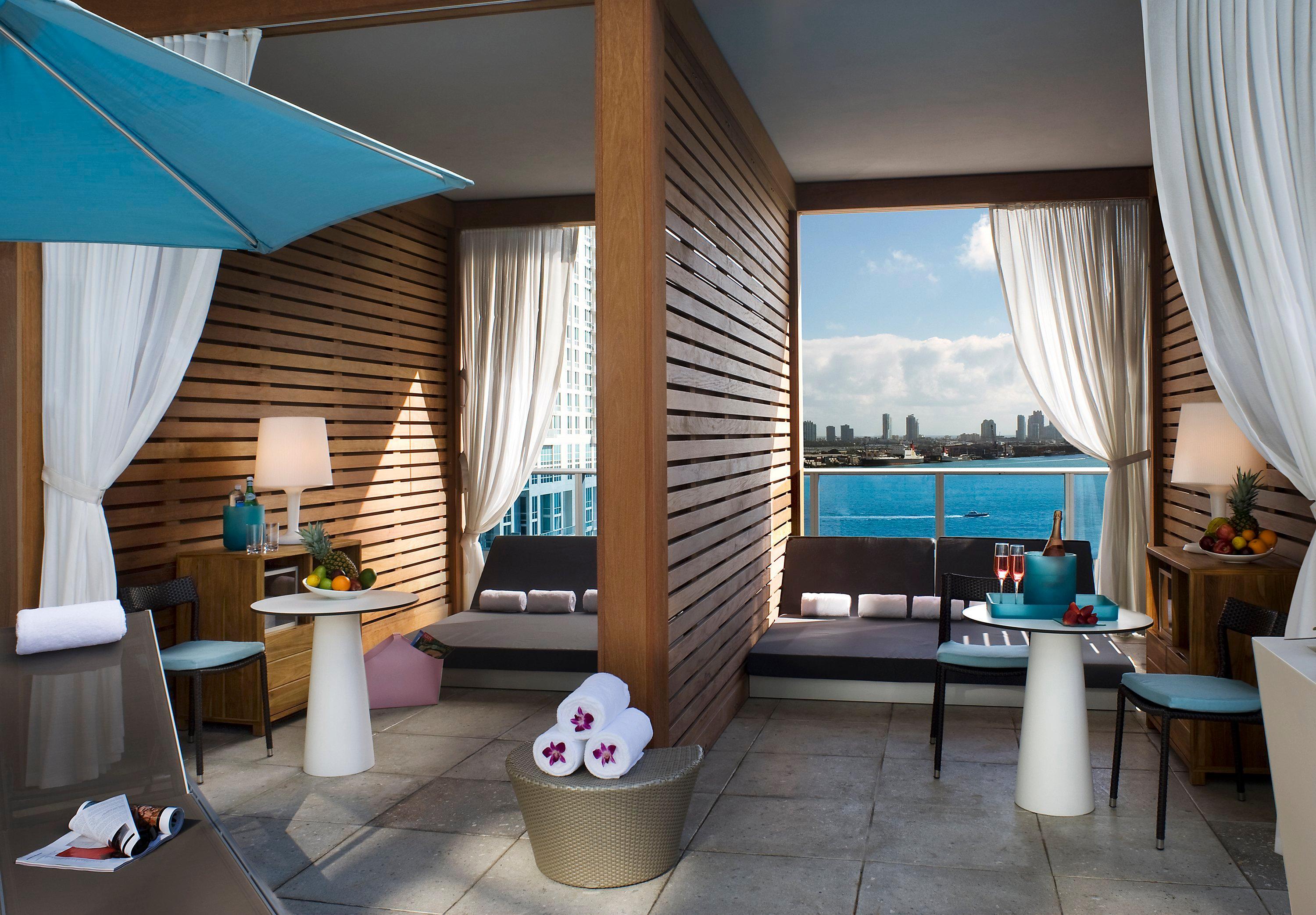 Kimpton Epic Hotel By Ihg Miami Fasilitas foto Cabana at the Fontainebleau