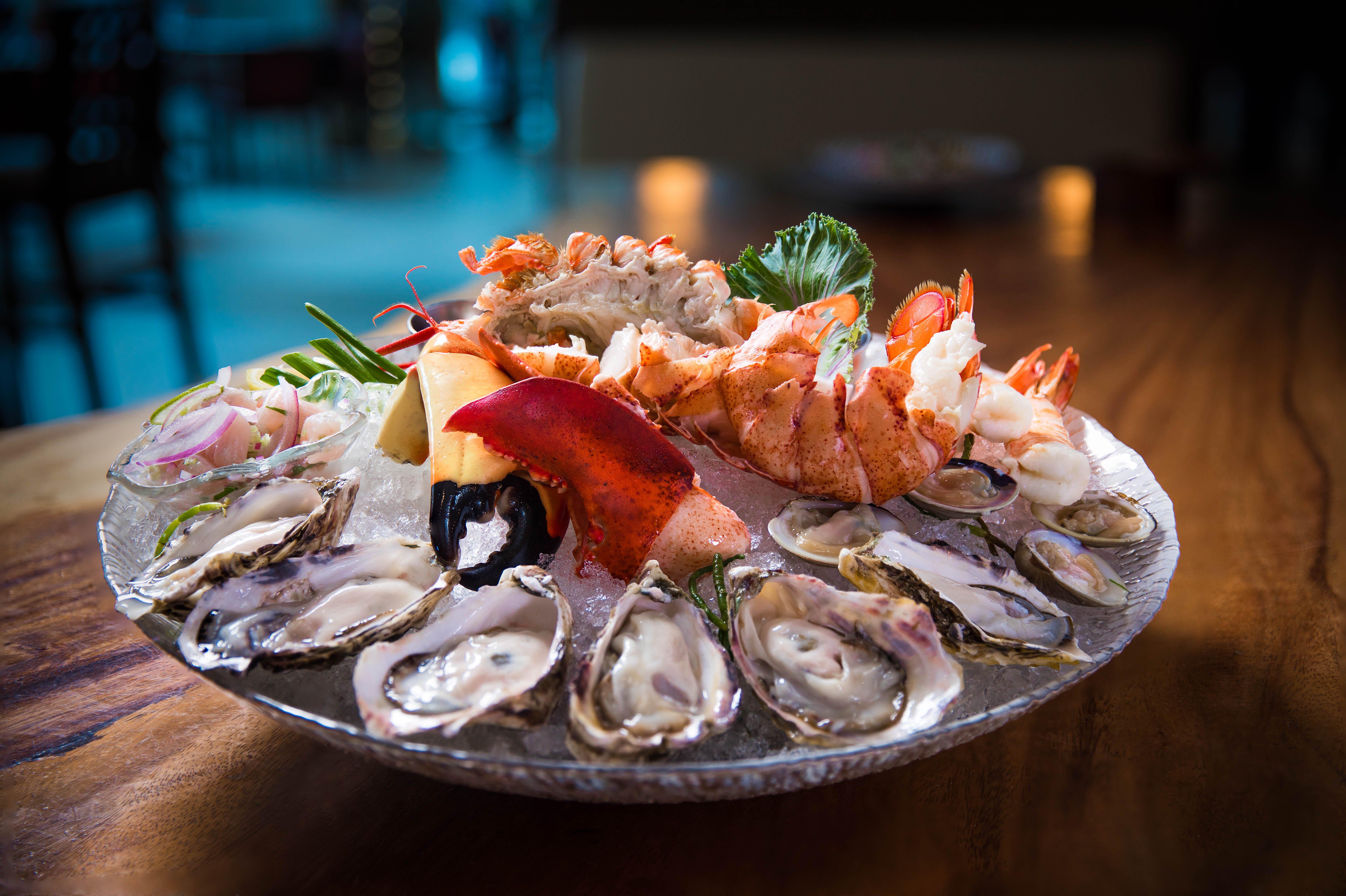Kimpton Epic Hotel By Ihg Miami Bagian luar foto Seafood platter