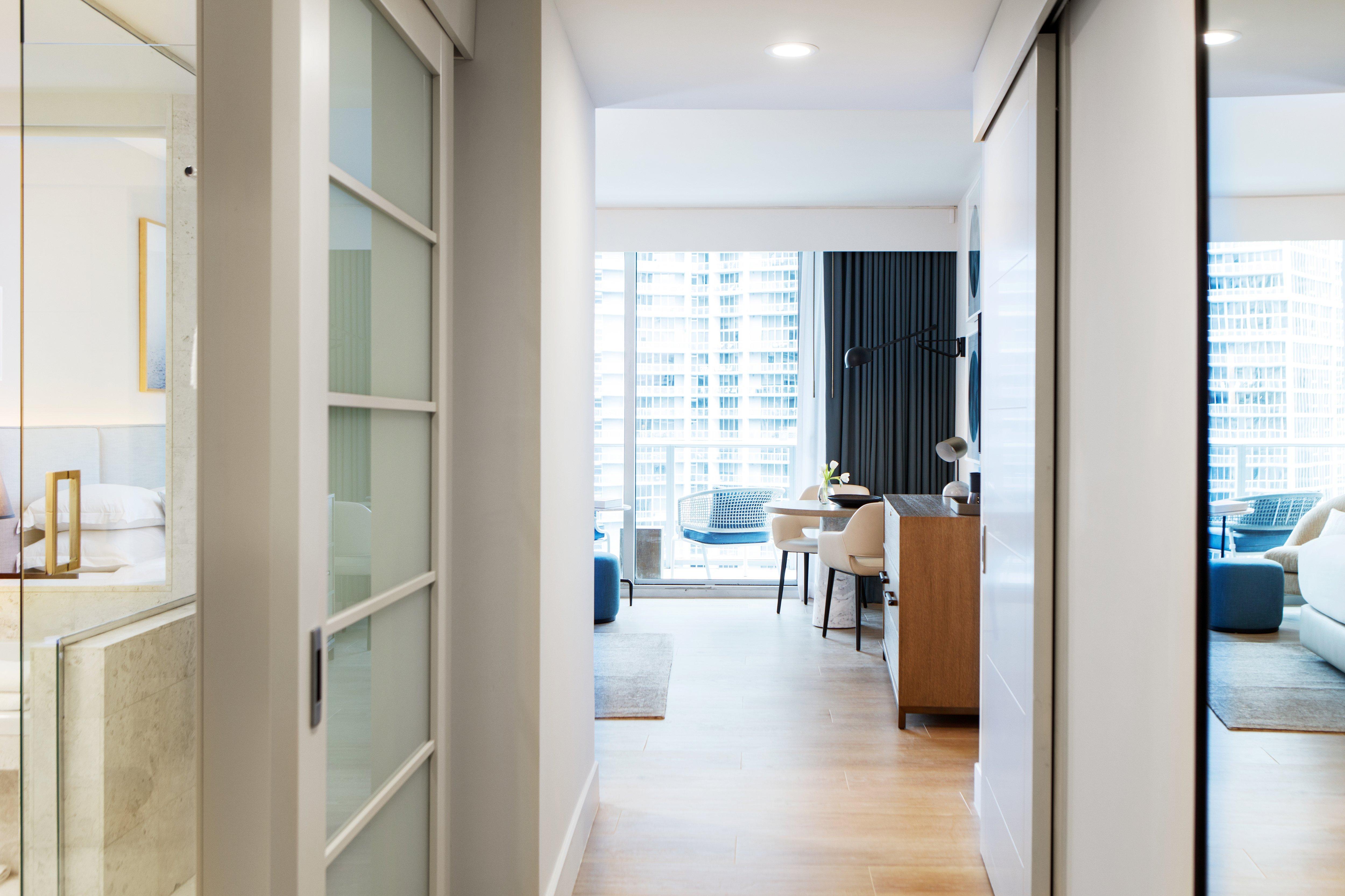 Kimpton Epic Hotel By Ihg Miami Bagian luar foto A sliding door